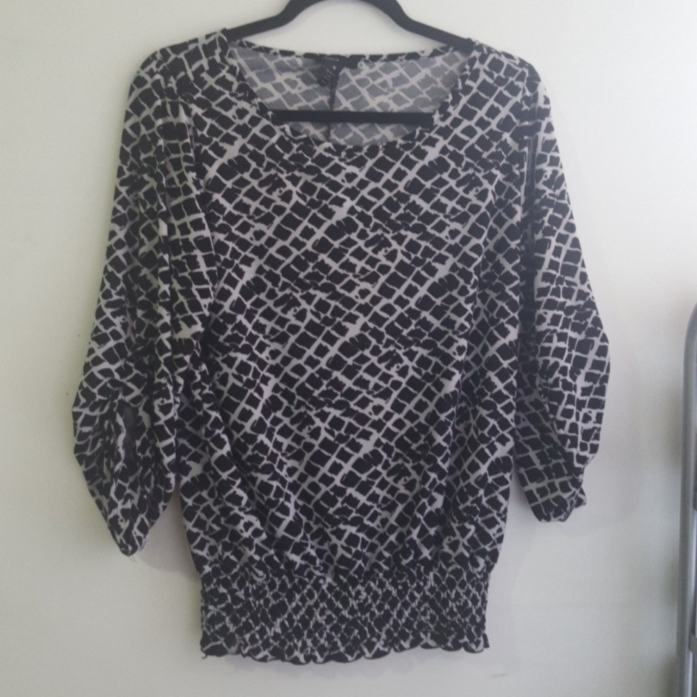 Thesis Black and white top